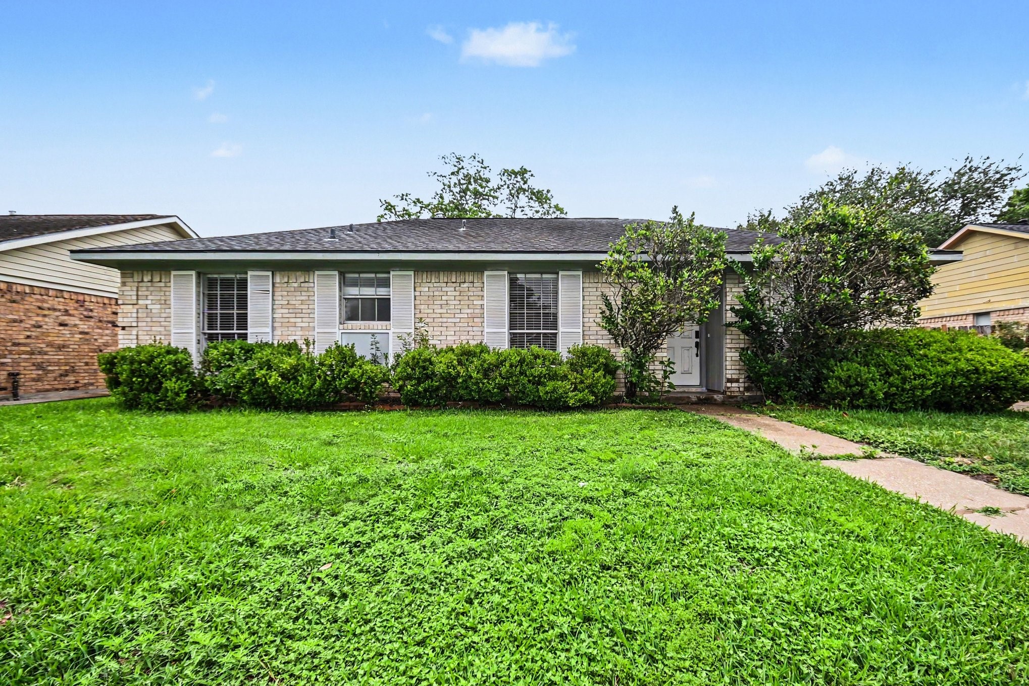 4306 Oneida Street Pasadena, TX 77504 - Photo 1 of 23 a view of a house with a yard