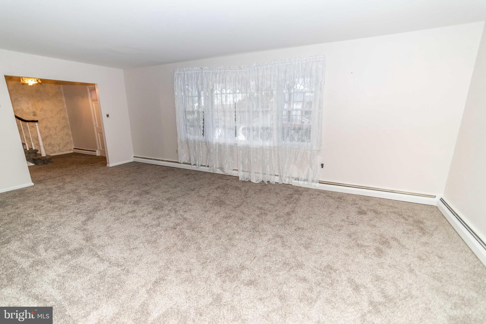 223 Wells Lane Springfield, PA 19064 - Photo 3 of 27 Living Room