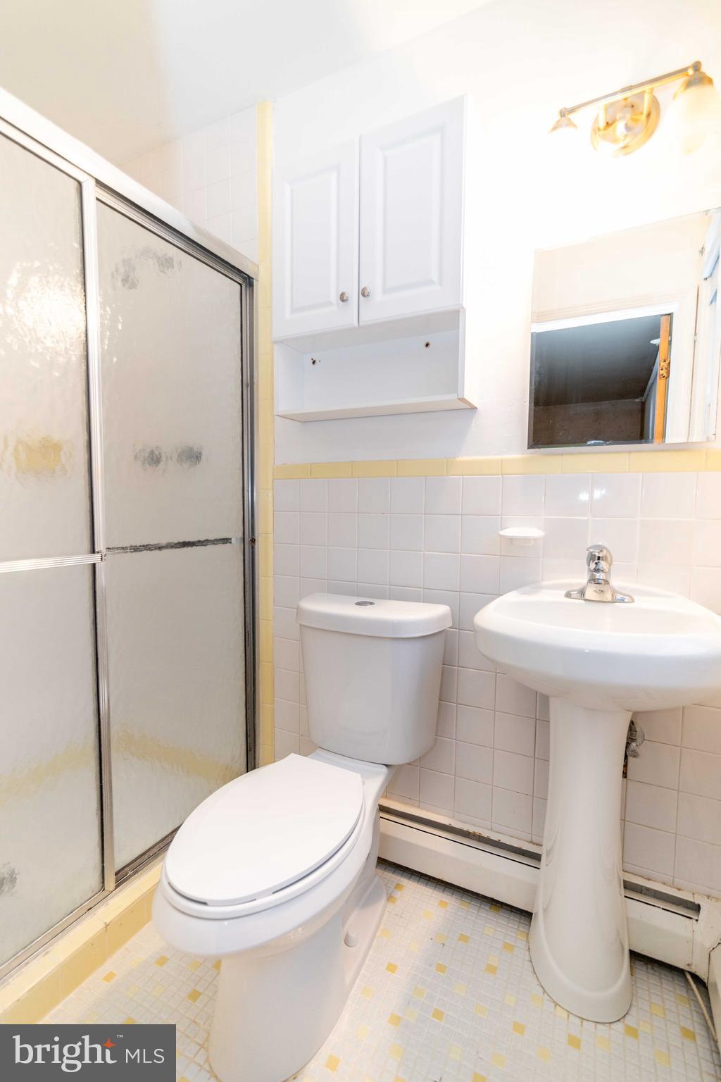 223 Wells Lane Springfield, PA 19064 - Photo 22 of 27 Full bath