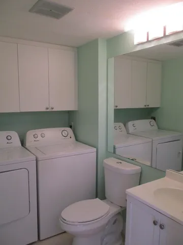 $2,000 | 724 7th Way, West Palm Beach, FL 33407