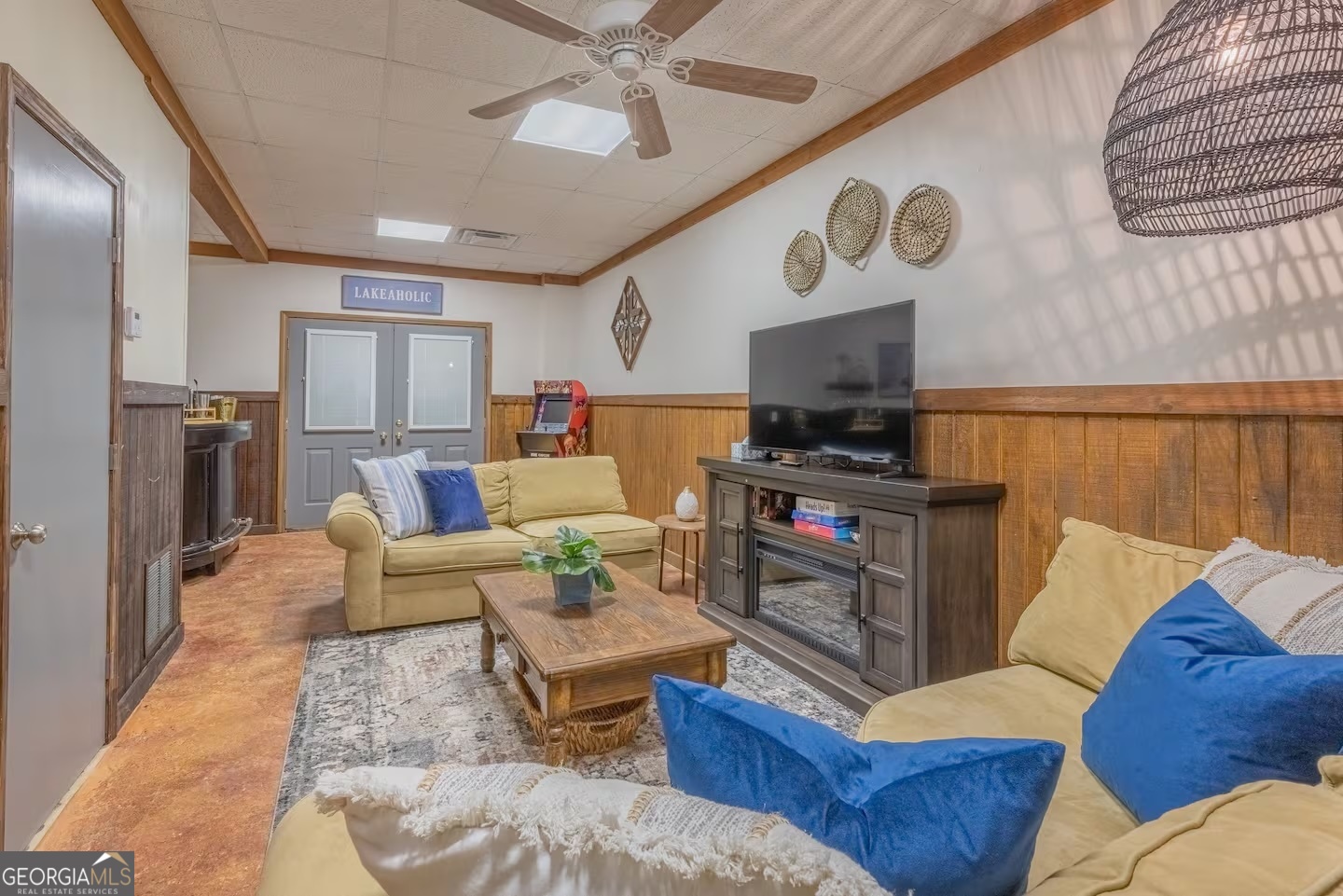 78 River Ridge Road, Unit 29 Martin, GA 30557 - Photo 15 of 21 a living room with furniture and kitchen view