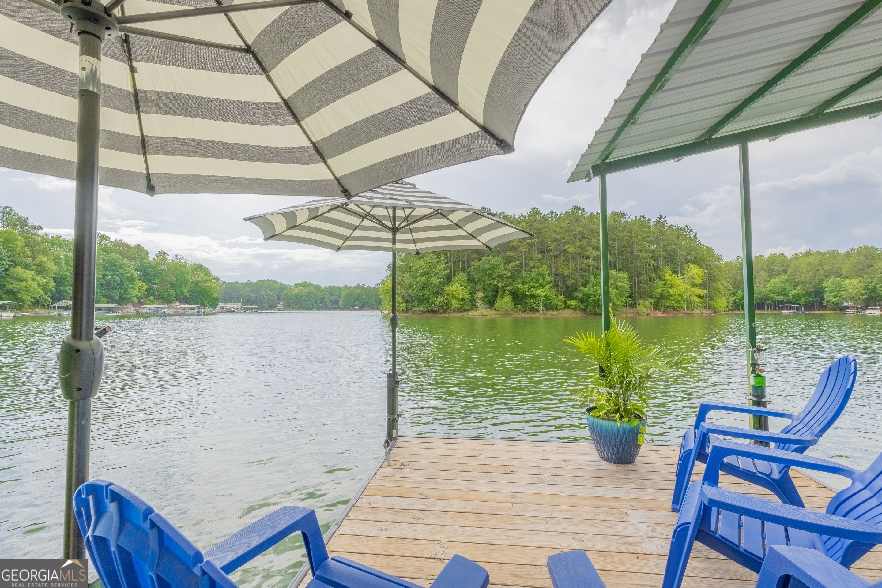 78 River Ridge Road, Unit 29 Martin, GA 30557 - Photo 19 of 21 a view of balcony with two chairs and a table