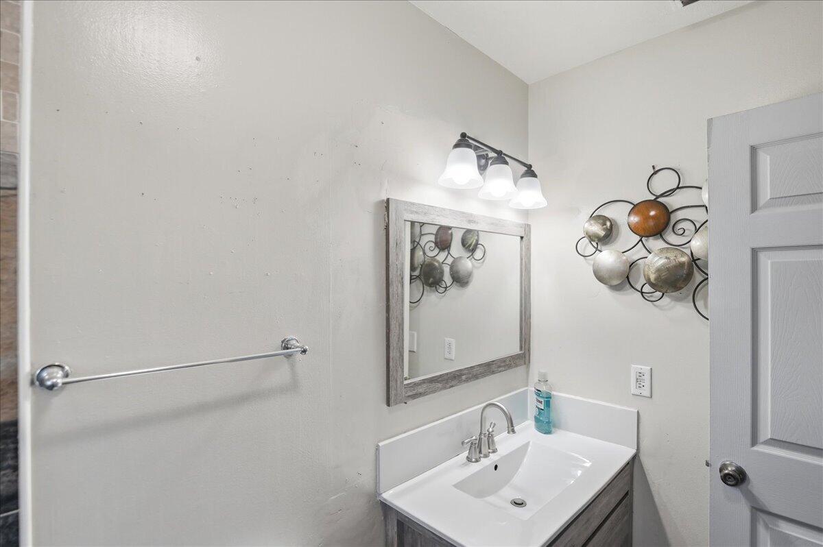963 Southwest Bay State Road Port St. Lucie, FL 34953 - Photo 30 of 46 32-DSC6073