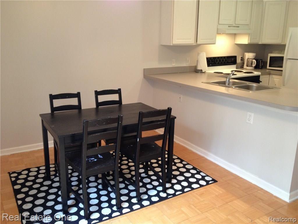 4937 Crooks Road Royal Oak, MI 48073 - Photo 7 of 15