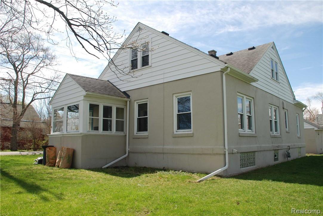 5917 East Dunbar Road Monroe, MI 48161 - Photo 4 of 36 4.jpg