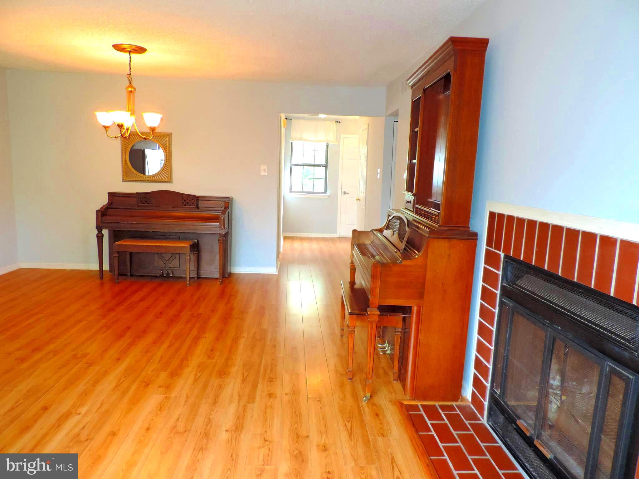 1148 Bartlett Road, Unit 112 Chesterbrook, PA 19087 - Photo 4 of 22 Family With Fireplace
