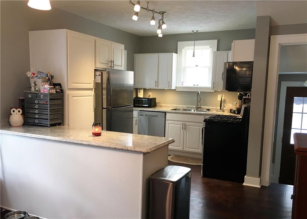 4055 Brighton Road Pittsburgh, PA 15212 - Photo 3 of 13 Newly remodel Kitchen