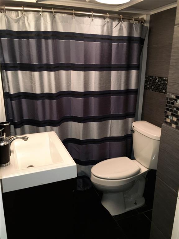 4055 Brighton Road Pittsburgh, PA 15212 - Photo 5 of 13 Bathroom