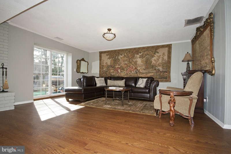 3301 Garrison Farms Road Baltimore, MD 21208 - Photo 21 of 28 Family Room
