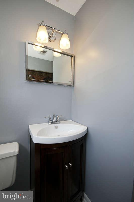3301 Garrison Farms Road Baltimore, MD 21208 - Photo 22 of 28 Bath