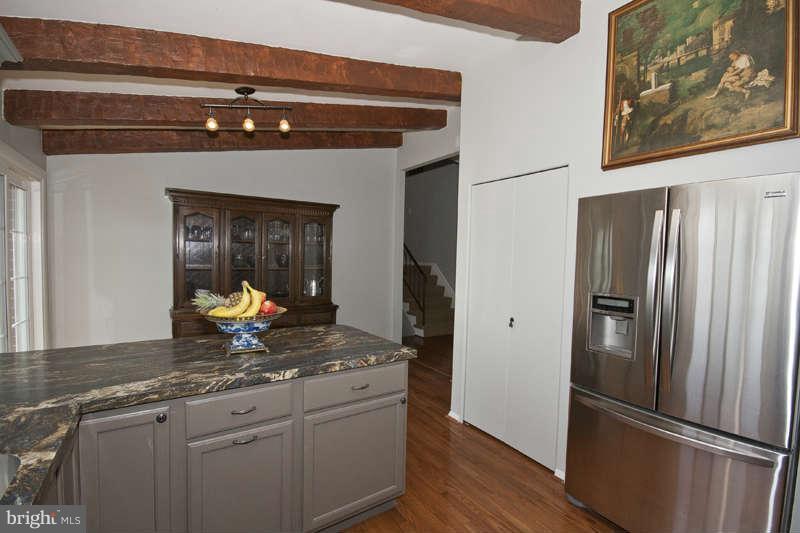 3301 Garrison Farms Road Baltimore, MD 21208 - Photo 9 of 28 Kitchen