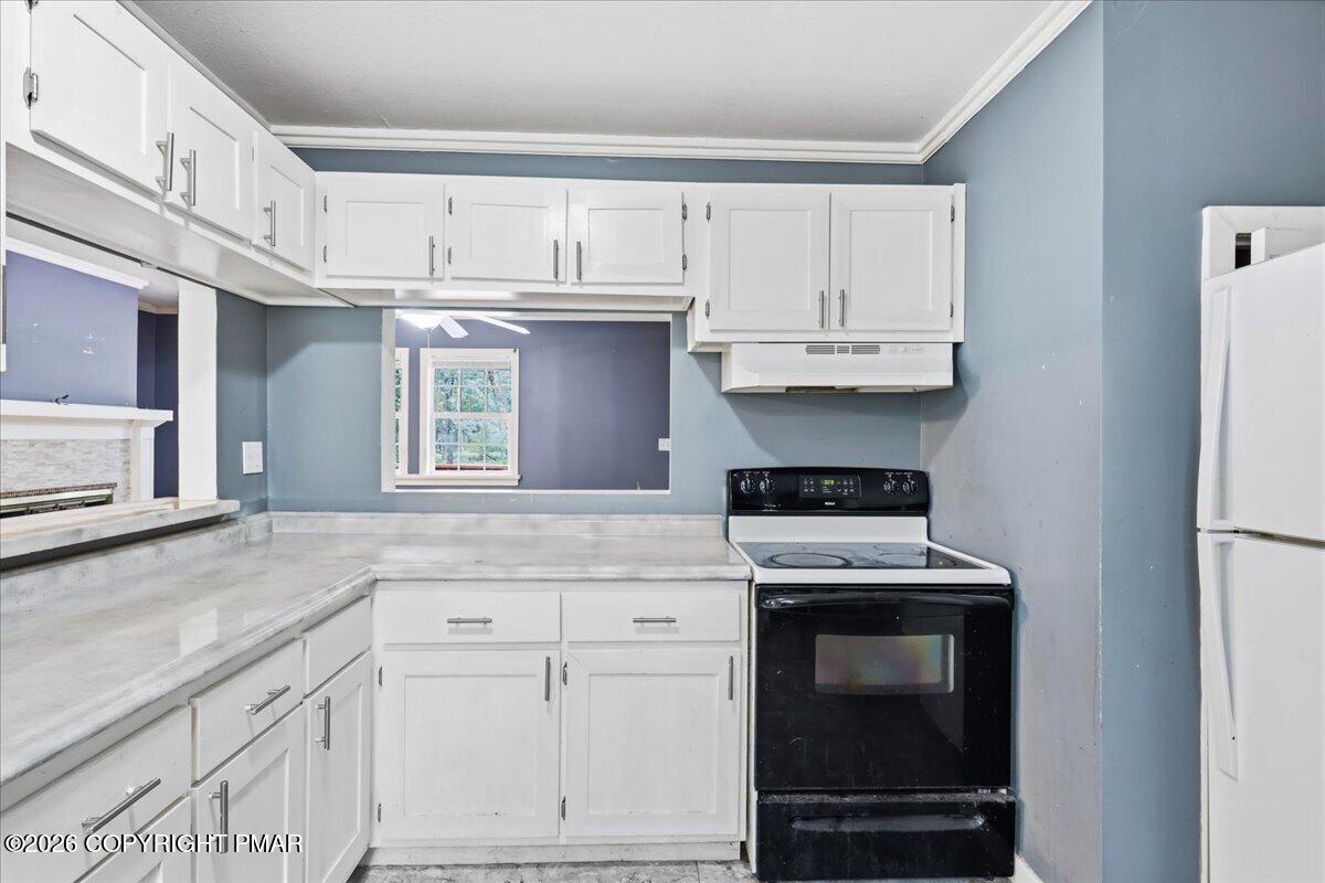 337 Oak Hill Road Hawley, PA 18428 - Photo 9 of 25 Kitchen