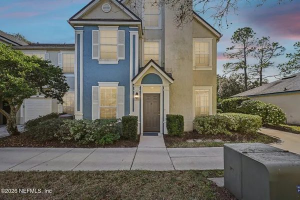 $200,000 | 13703 Richmond Park Drive North, Unit 3302, Jacksonville, FL 32224