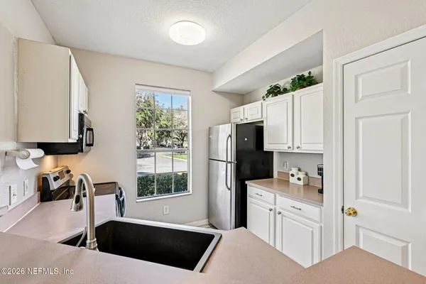 $200,000 | 13703 Richmond Park Drive North, Unit 3302, Jacksonville, FL 32224