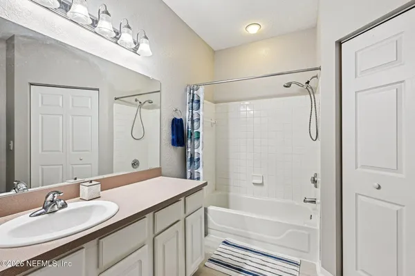 $200,000 | 13703 Richmond Park Drive North, Unit 3302, Jacksonville, FL 32224