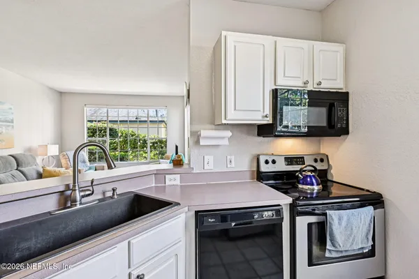 $200,000 | 13703 Richmond Park Drive North, Unit 3302, Jacksonville, FL 32224