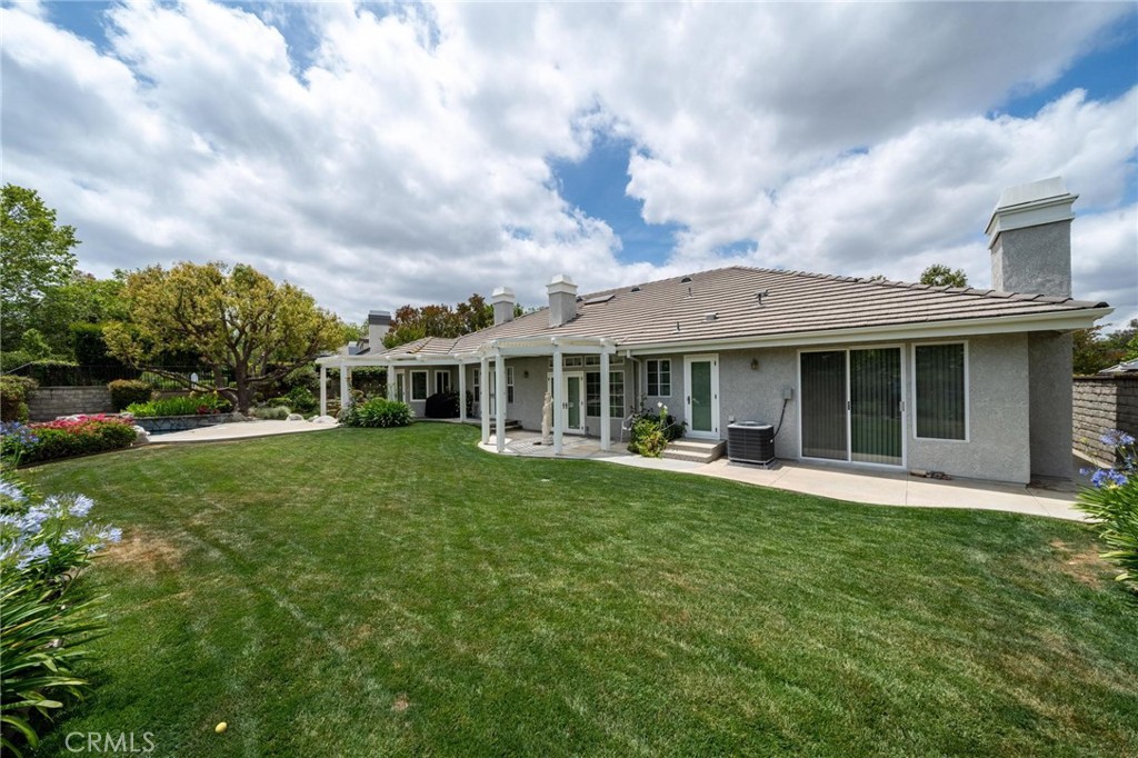 26072 Charing Cross Road Valencia, CA 91355 - Photo 31 of 105