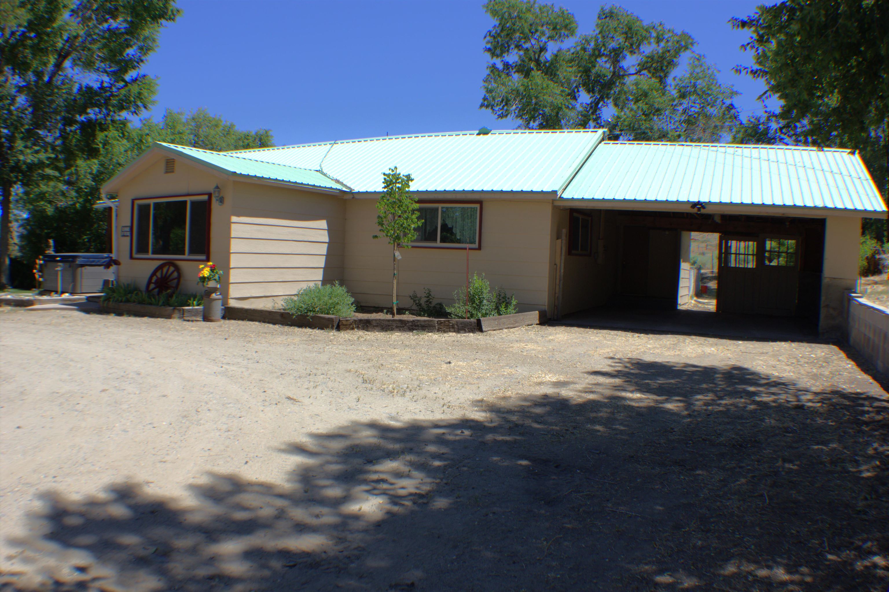 746-400 Leonard Road Doyle, CA 96109 - Photo 2 of 21