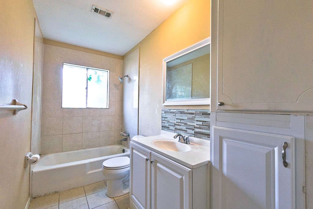 8234 Misty Vale Lane Houston, TX 77075 - Photo 12 of 15