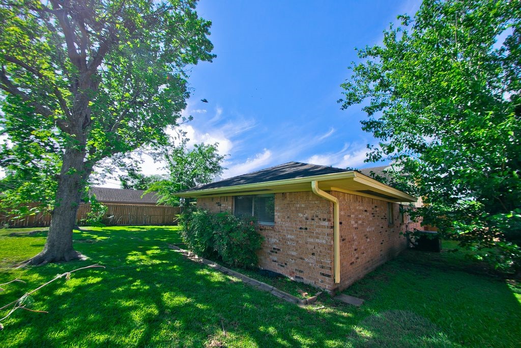 8234 Misty Vale Lane Houston, TX 77075 - Photo 14 of 15