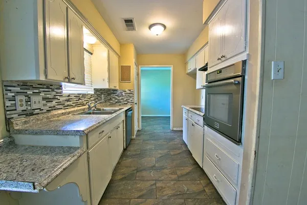 $1,800 | 8234 Misty Vale Lane, Houston, TX 77075