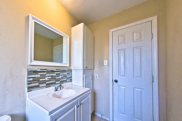 $1,800 | 8234 Misty Vale Lane, Houston, TX 77075