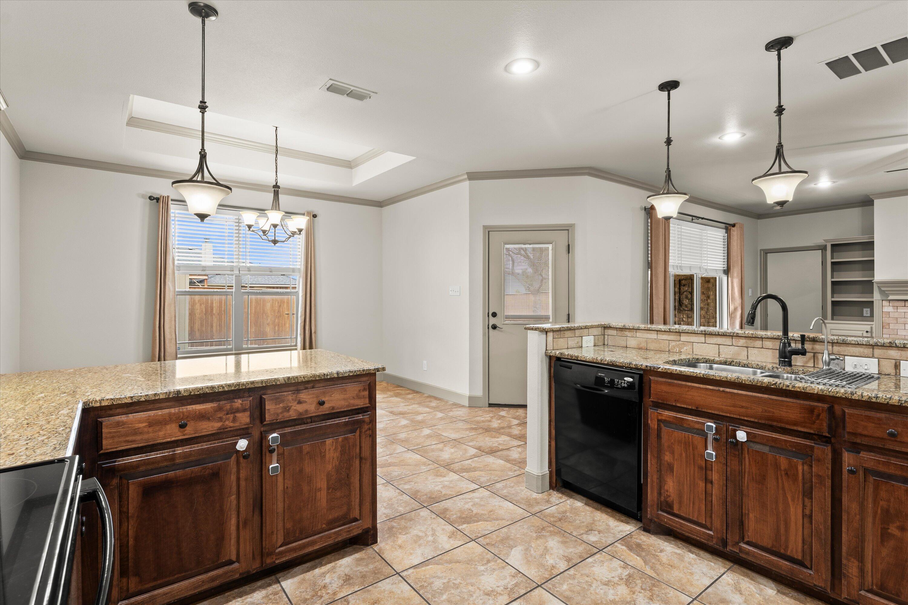 6209 101st Place Lubbock, TX 79424 - Photo 11 of 31 11-6209 101st St