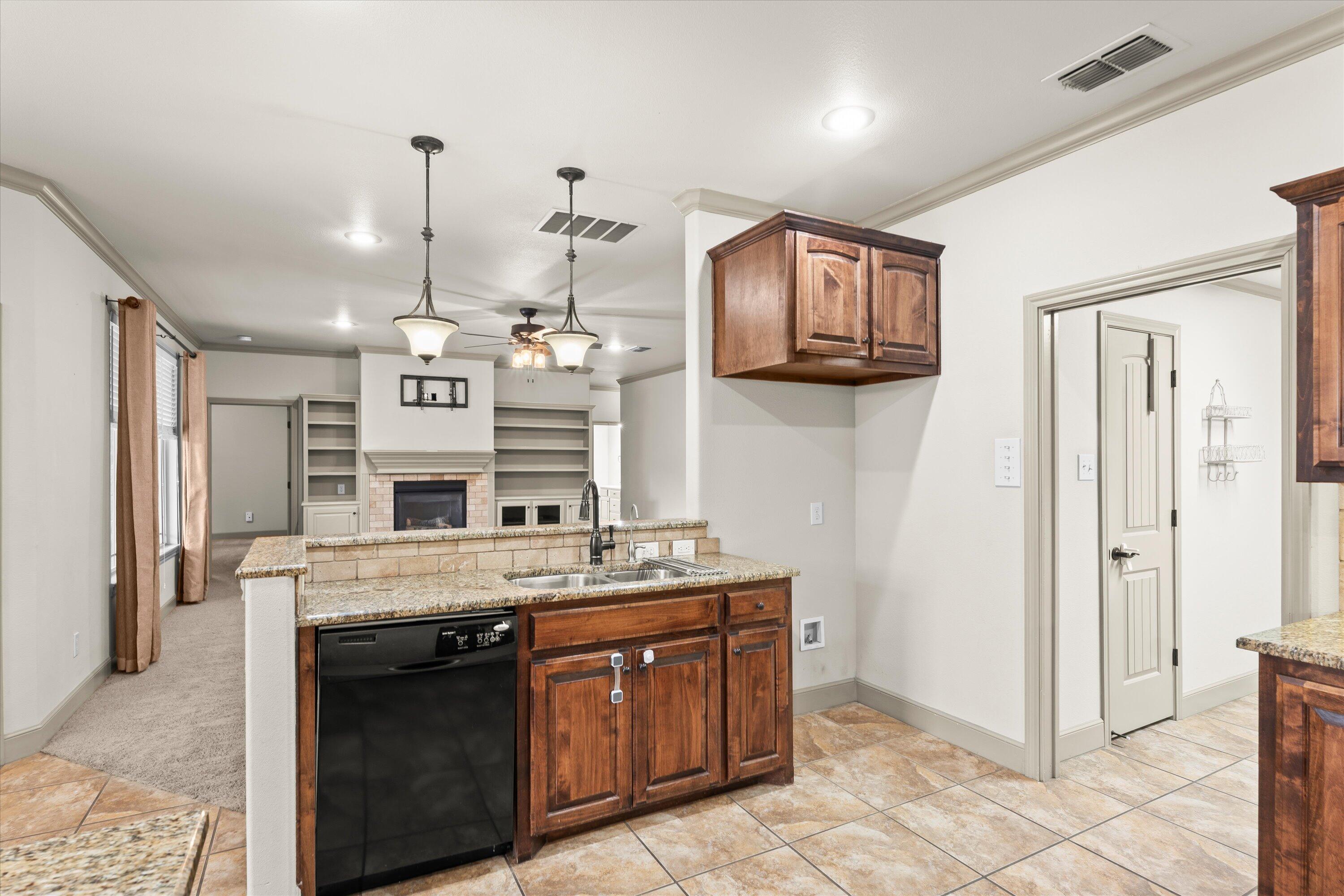 6209 101st Place Lubbock, TX 79424 - Photo 12 of 31 12-6209 101st St