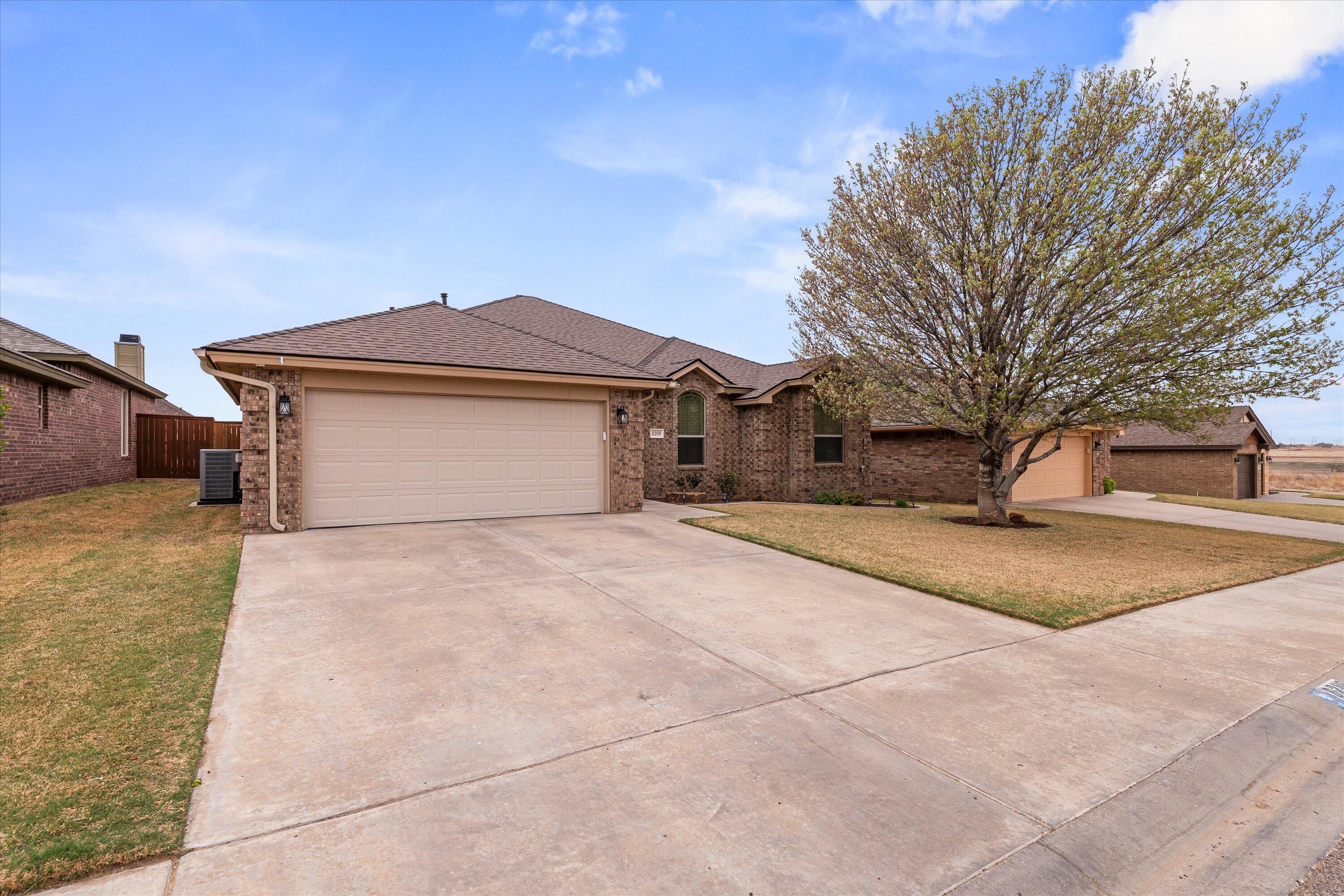 6209 101st Place Lubbock, TX 79424 - Photo 2 of 31 02-6209 101st St