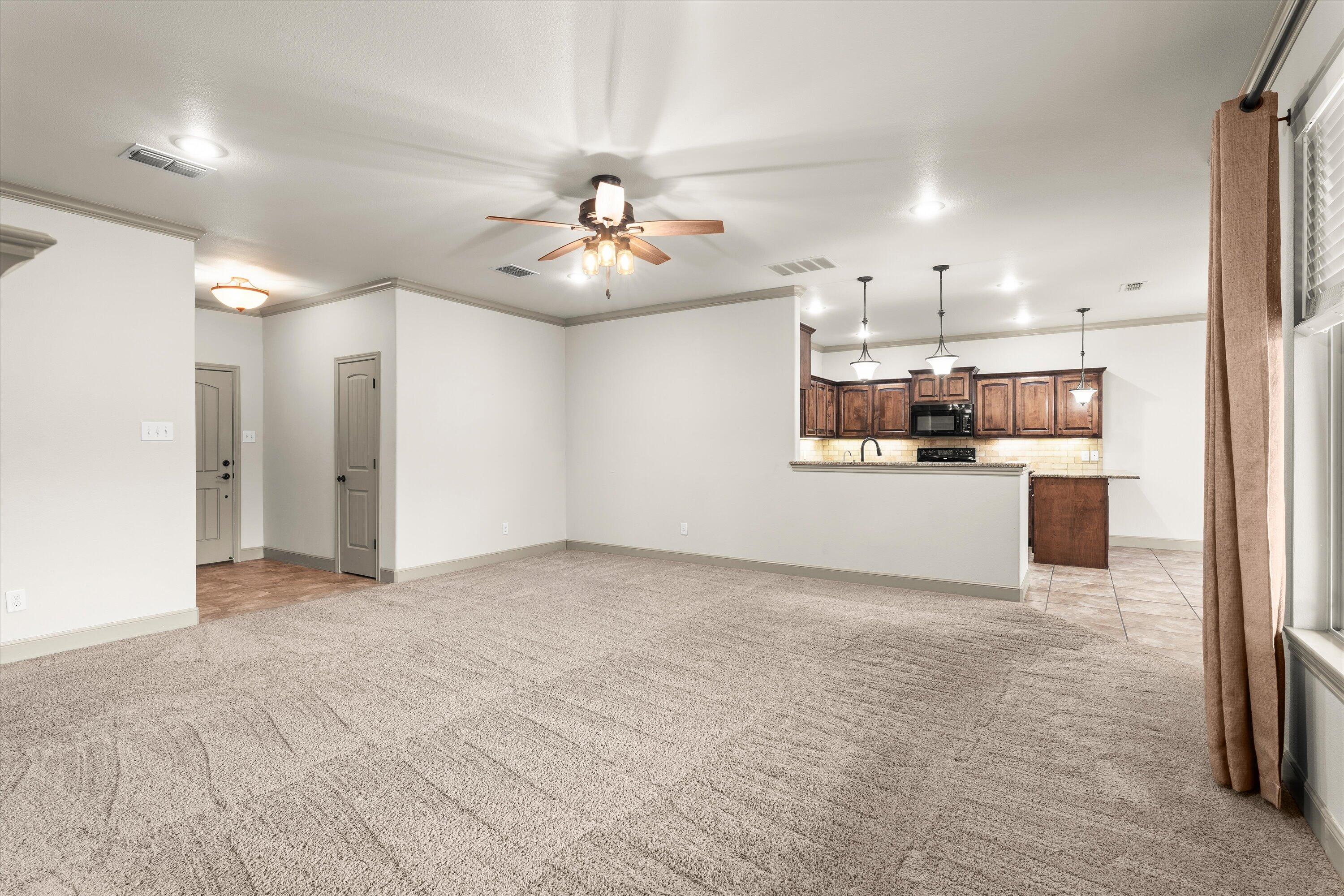 6209 101st Place Lubbock, TX 79424 - Photo 8 of 31 08-6209 101st St