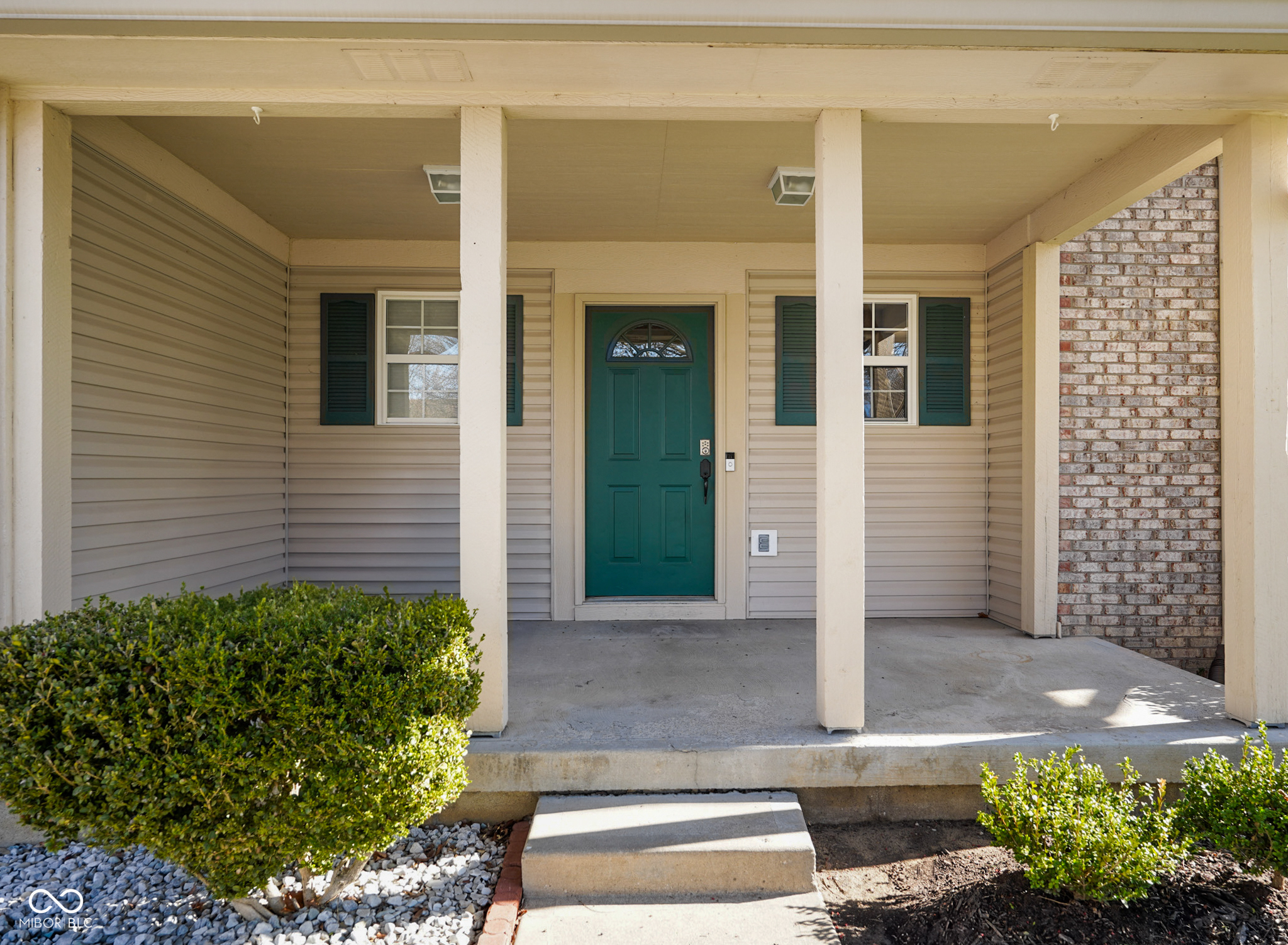 6116 Prairie Stream Way Columbus, IN 47203 - Photo 5 of 46 Gallery Image 5