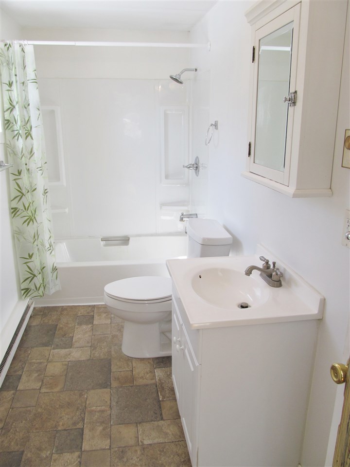 146 Snow Pond Road Concord, NH 03301 - Photo 8 of 28