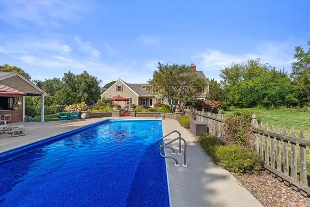 $1,099,000 | N40-w33325 Woodsview Drive, Nashotah, WI 53058