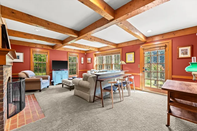 $1,099,000 | N40-w33325 Woodsview Drive, Nashotah, WI 53058