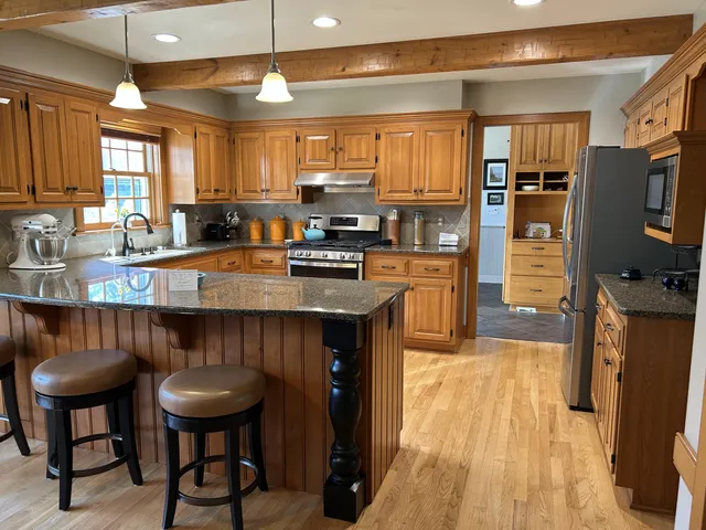 $1,099,000 | N40-w33325 Woodsview Drive, Nashotah, WI 53058