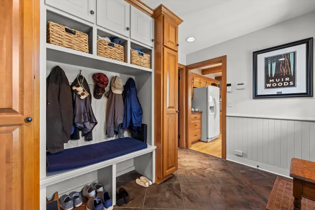 $1,099,000 | N40-w33325 Woodsview Drive, Nashotah, WI 53058