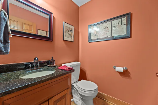 $1,099,000 | N40-w33325 Woodsview Drive, Nashotah, WI 53058