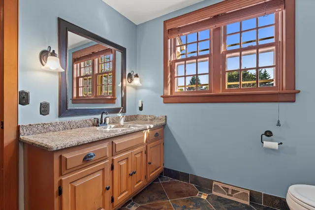 $1,099,000 | N40-w33325 Woodsview Drive, Nashotah, WI 53058