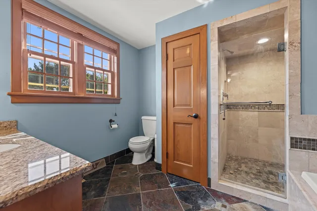 $1,099,000 | N40-w33325 Woodsview Drive, Nashotah, WI 53058