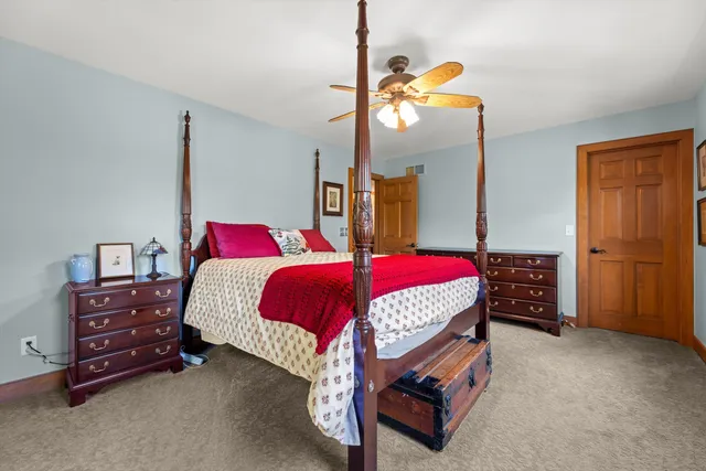 $1,099,000 | N40-w33325 Woodsview Drive, Nashotah, WI 53058