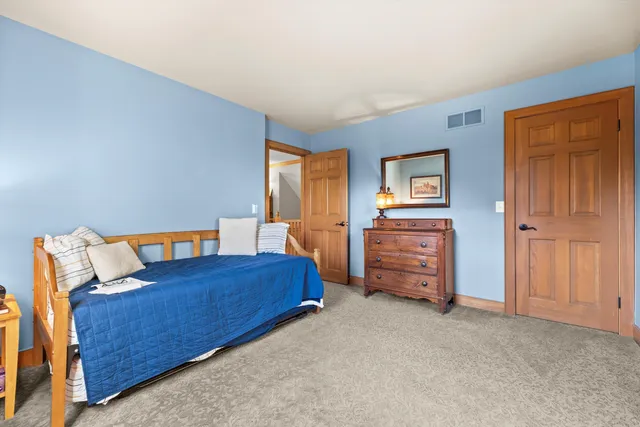 $1,099,000 | N40-w33325 Woodsview Drive, Nashotah, WI 53058