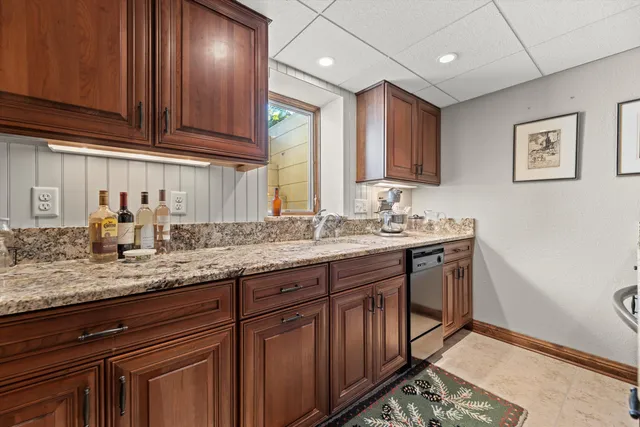 $1,099,000 | N40-w33325 Woodsview Drive, Nashotah, WI 53058