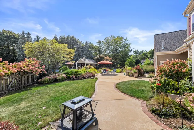 $1,099,000 | N40-w33325 Woodsview Drive, Nashotah, WI 53058