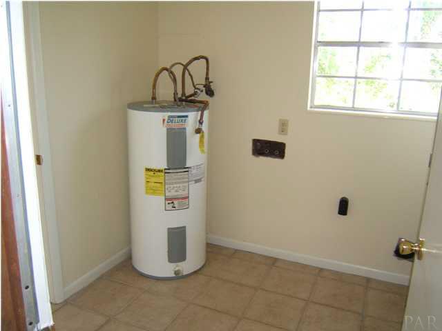 1195 Commonwealth Road Pensacola, FL 32504 - Photo 11 of 16 Another shot of inside Laundry