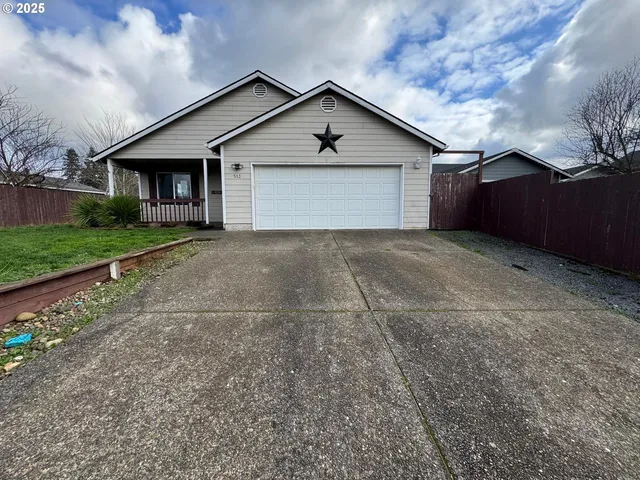 $421,000 | 513 Pegasus Court, Molalla, OR 97038