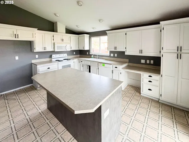 $421,000 | 513 Pegasus Court, Molalla, OR 97038