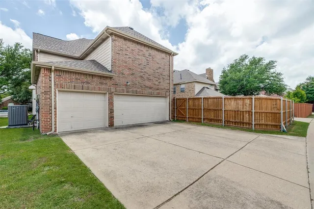 $685,000 | 3313 Shady Valley Road, Plano, TX 75025