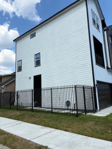 $2,650 | 1003 East 33rd Street, Houston, TX 77022