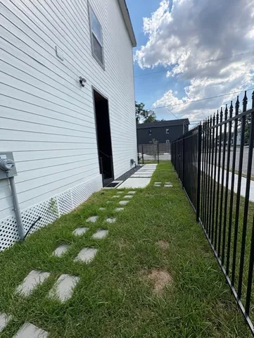 $2,650 | 1003 East 33rd Street, Houston, TX 77022