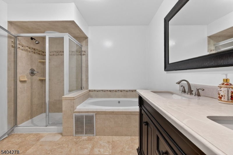 312 Greenfield Road Bridgewater, NJ 08807 - Photo 17 of 31